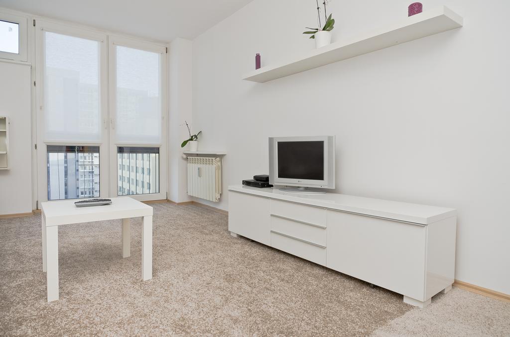 Goodnight Warsaw Apartments - Al. Jana Pawla II 26 Room photo