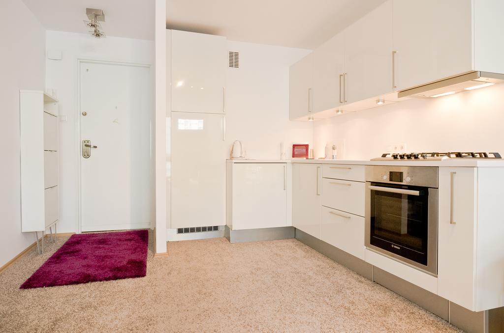 Goodnight Warsaw Apartments - Al. Jana Pawla II 26 Room photo