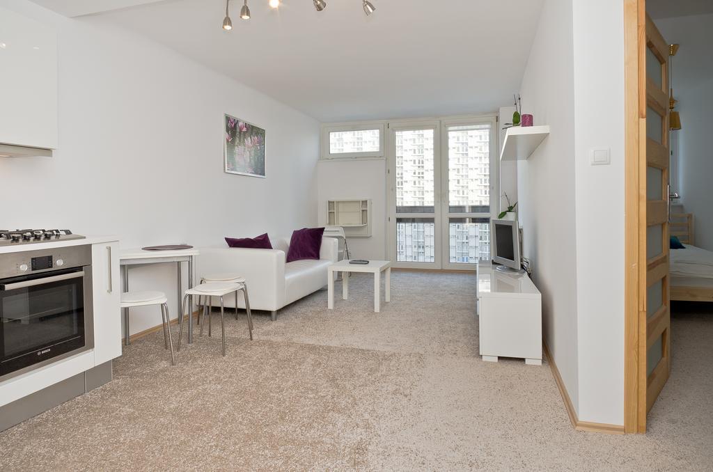 Goodnight Warsaw Apartments - Al. Jana Pawla II 26 Room photo